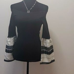 Off shoulders shirt